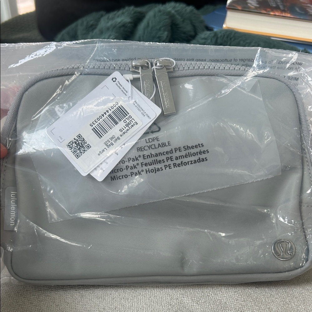 lululemon athletica Everywhere Belt Bag 2L - silver drop - Picture 3 of 4